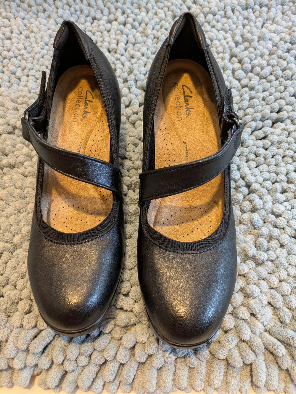Clarks Collection women's black faux leather cross strap mid front dress shoe, 9
